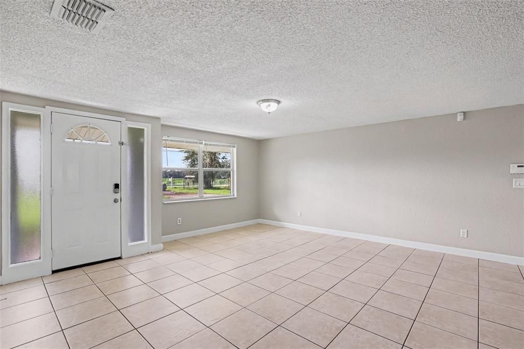 For Sale: $439,900 (3 beds, 2 baths, 1660 Square Feet)