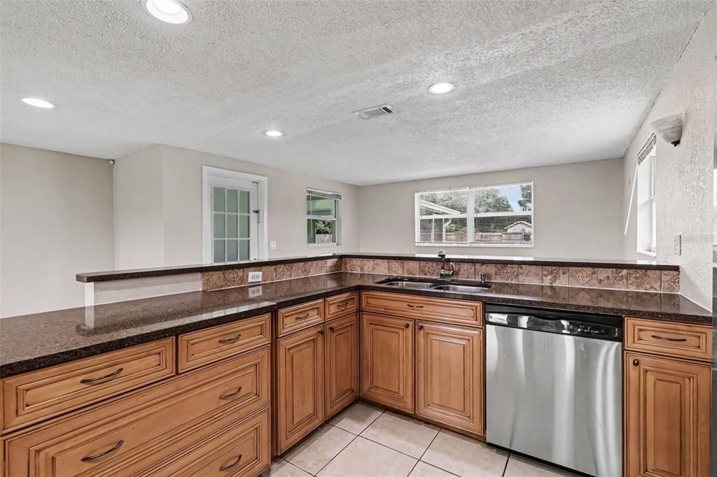 For Sale: $439,900 (3 beds, 2 baths, 1660 Square Feet)
