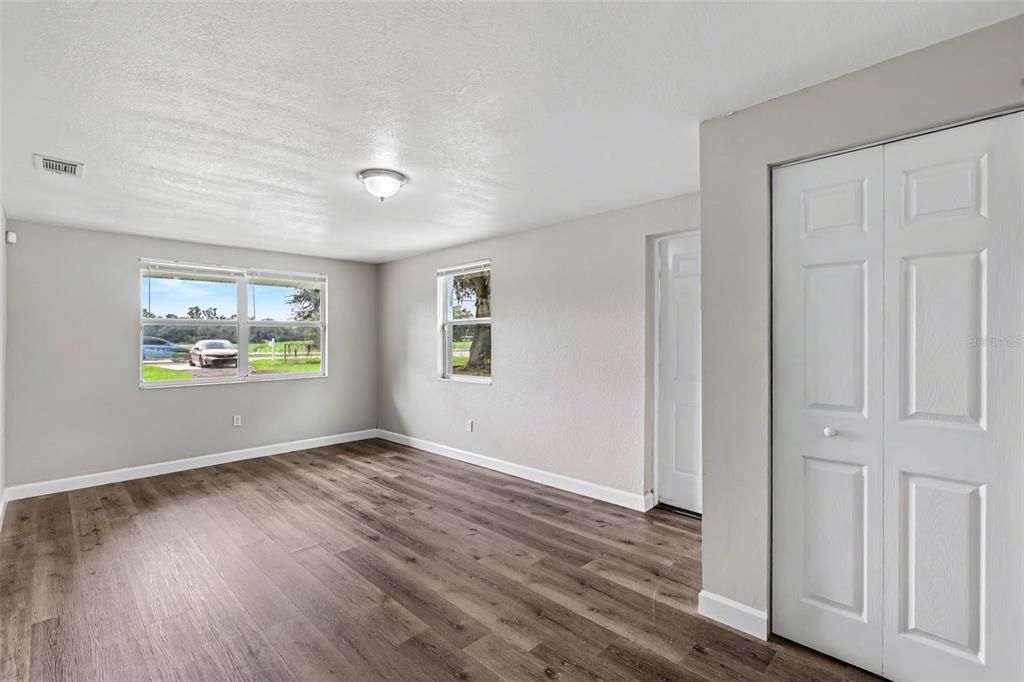 For Sale: $439,900 (3 beds, 2 baths, 1660 Square Feet)
