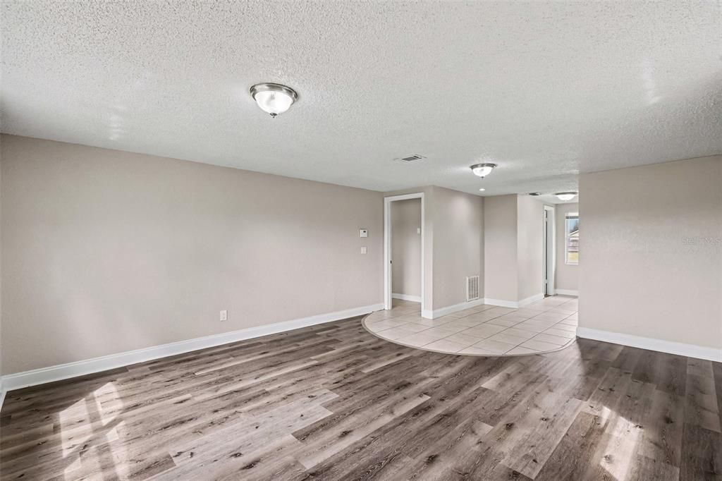 For Sale: $439,900 (3 beds, 2 baths, 1660 Square Feet)