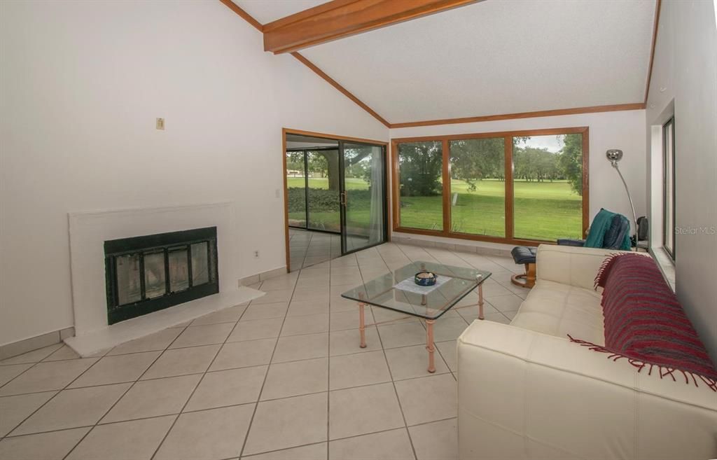 For Sale: $299,500 (3 beds, 2 baths, 1648 Square Feet)