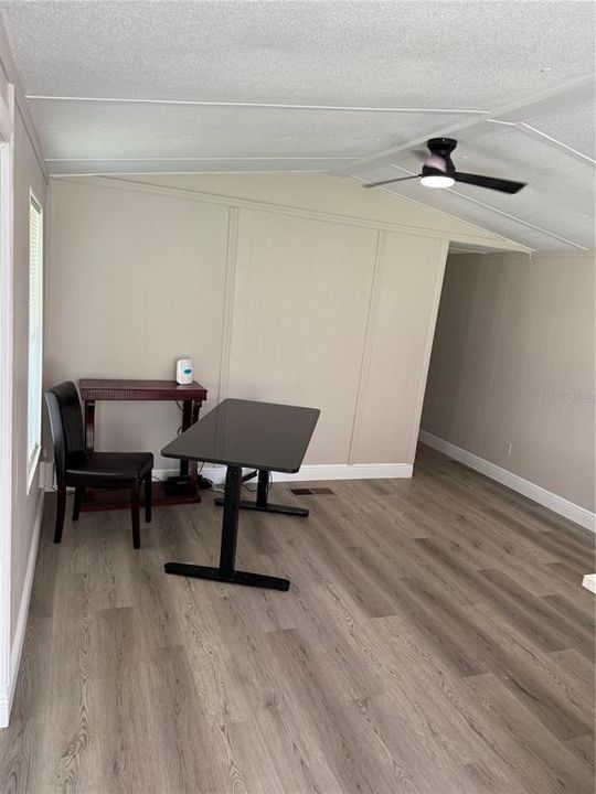 For Sale: $164,900 (2 beds, 1 baths, 780 Square Feet)