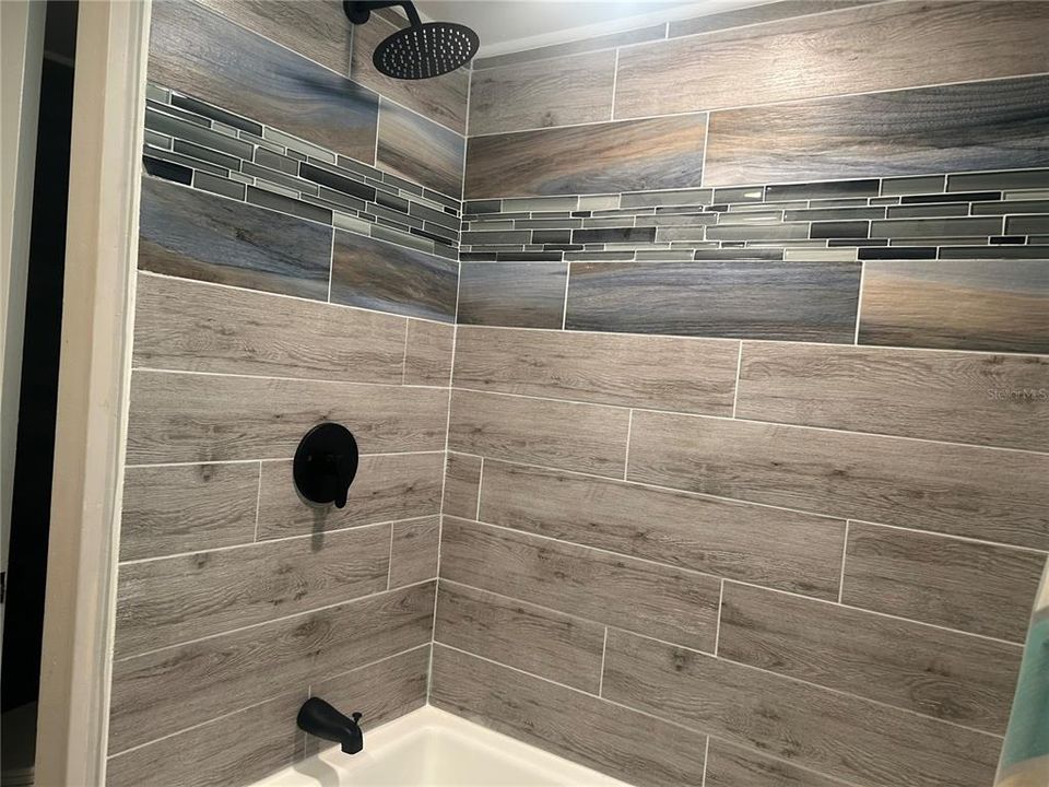 For Sale: $164,900 (2 beds, 1 baths, 780 Square Feet)