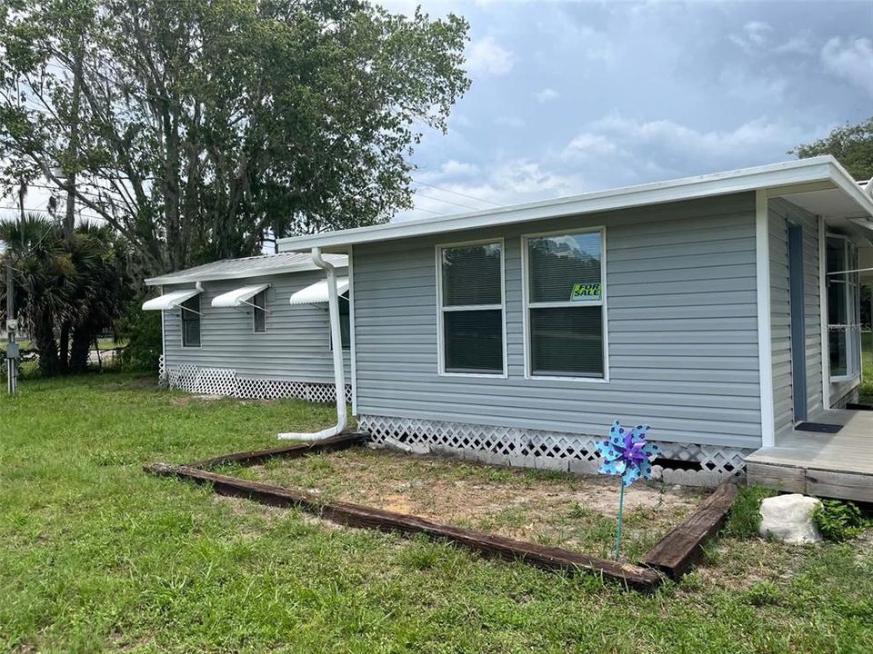 For Sale: $164,900 (2 beds, 1 baths, 780 Square Feet)