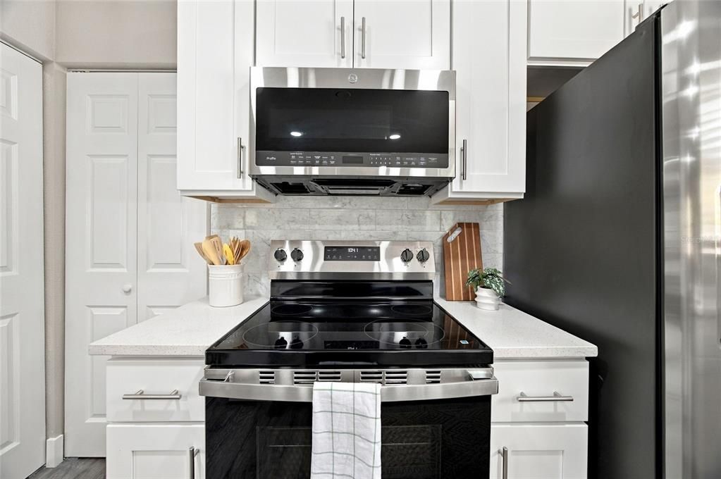 For Sale: $369,000 (3 beds, 2 baths, 1200 Square Feet)