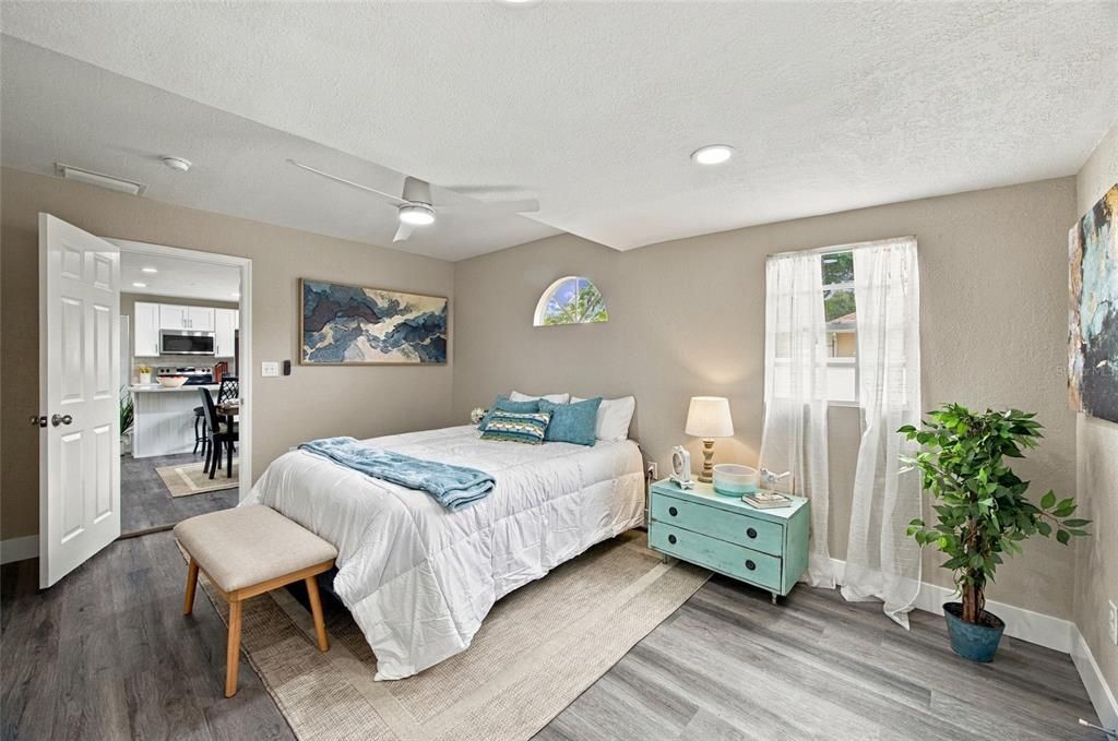 For Sale: $369,000 (3 beds, 2 baths, 1200 Square Feet)