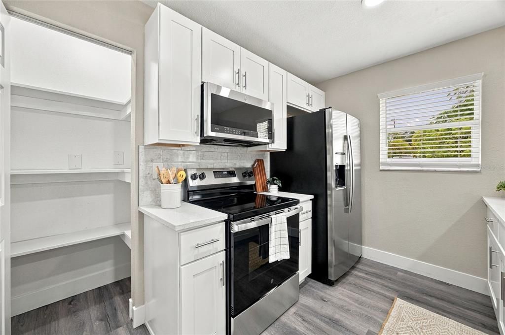 For Sale: $369,000 (3 beds, 2 baths, 1200 Square Feet)