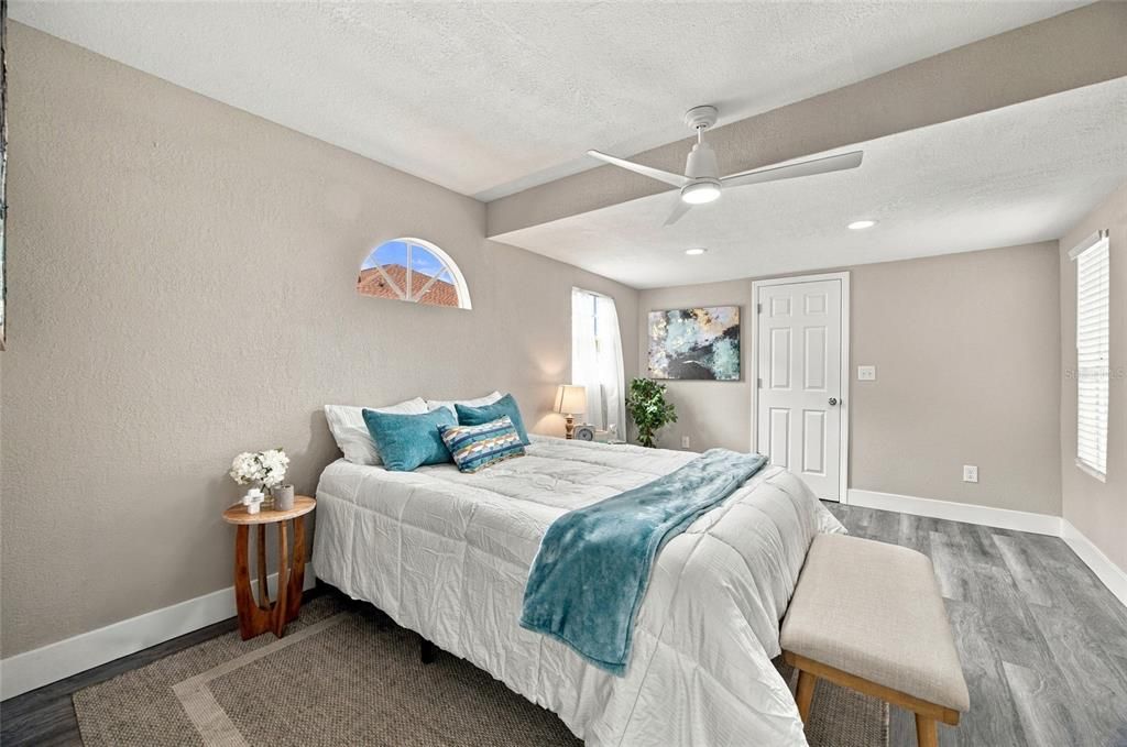 For Sale: $369,000 (3 beds, 2 baths, 1200 Square Feet)