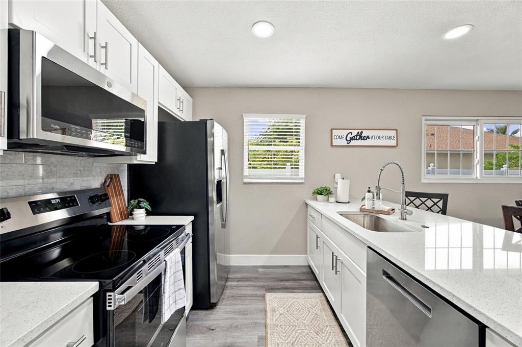 For Sale: $369,000 (3 beds, 2 baths, 1200 Square Feet)