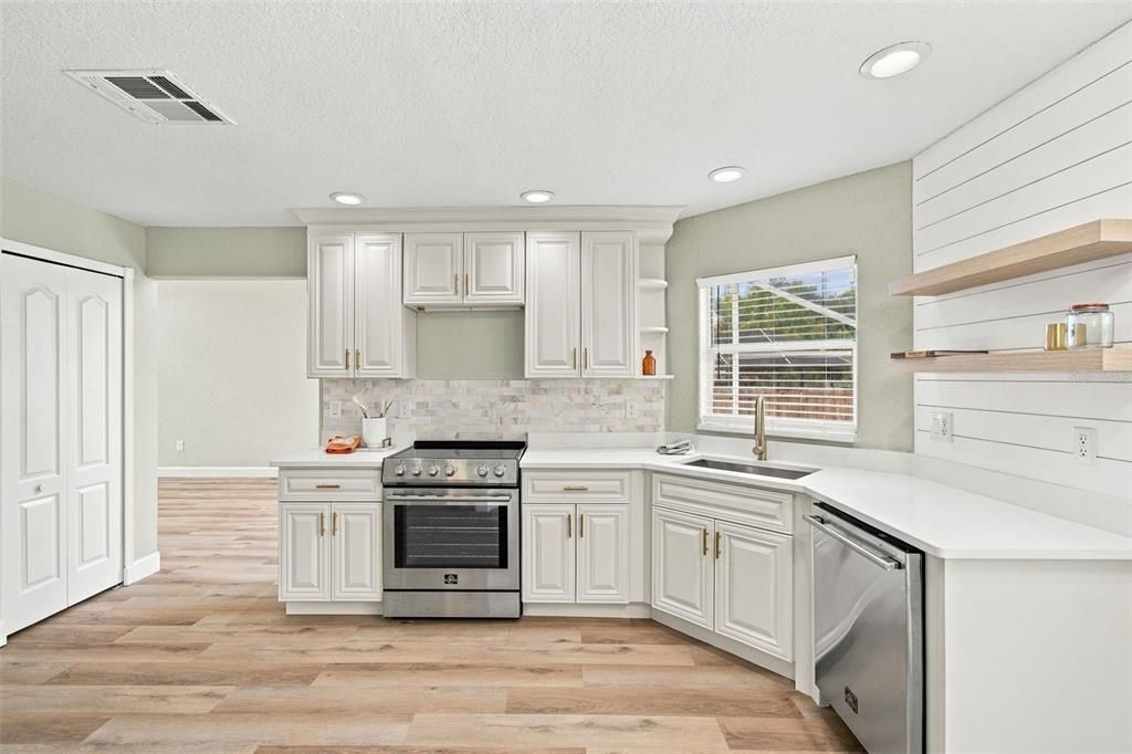 For Sale: $629,900 (4 beds, 3 baths, 2467 Square Feet)