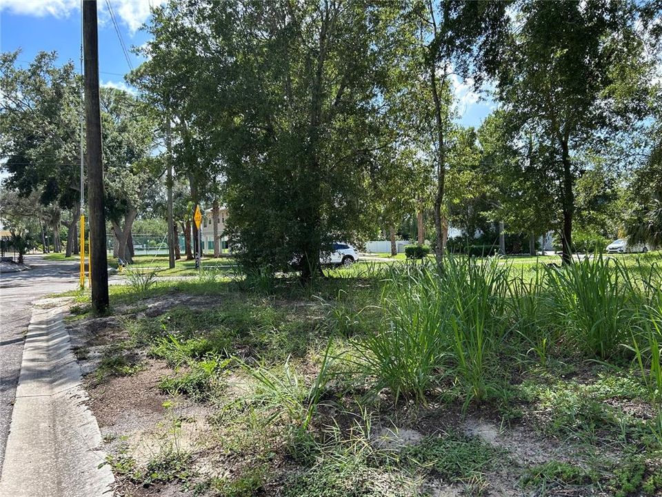 На продажу: $189,000 (0.31 acres)