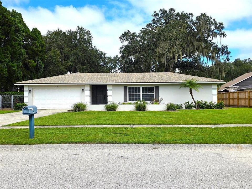 For Sale: $375,000 (3 beds, 2 baths, 1748 Square Feet)