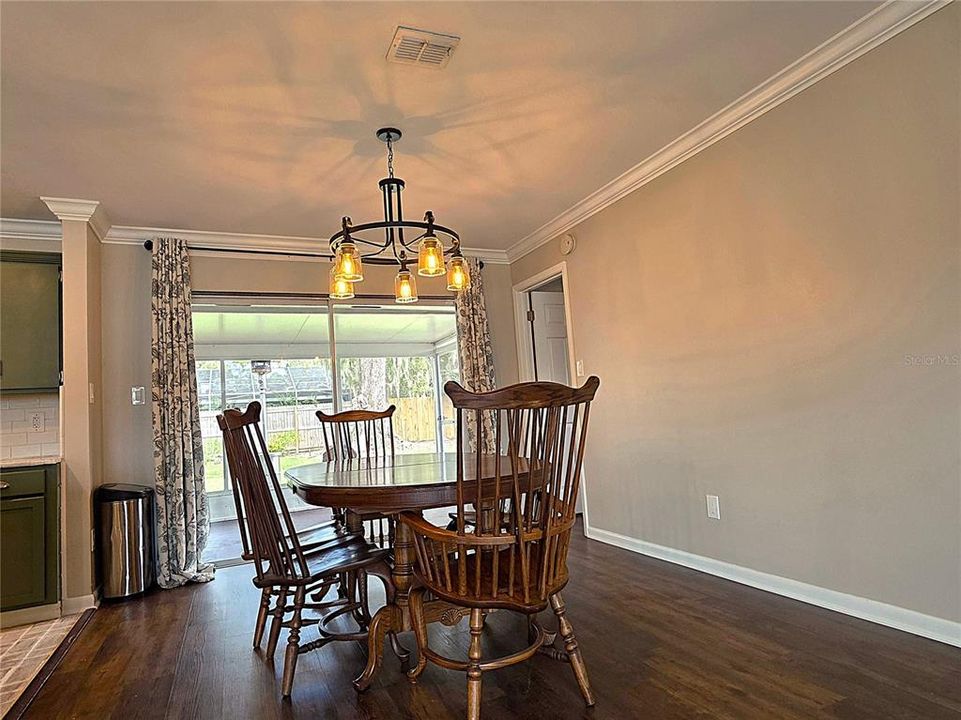 For Sale: $375,000 (3 beds, 2 baths, 1748 Square Feet)