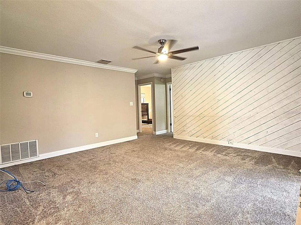 For Sale: $375,000 (3 beds, 2 baths, 1748 Square Feet)