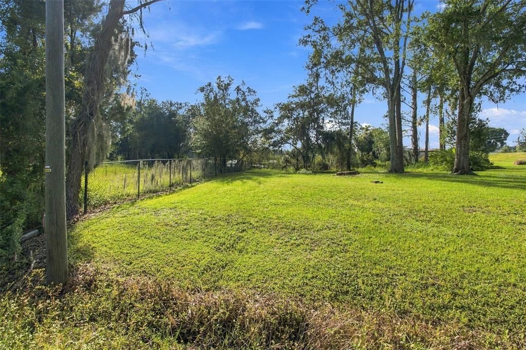 На продажу: $1,175,000 (2.83 acres)
