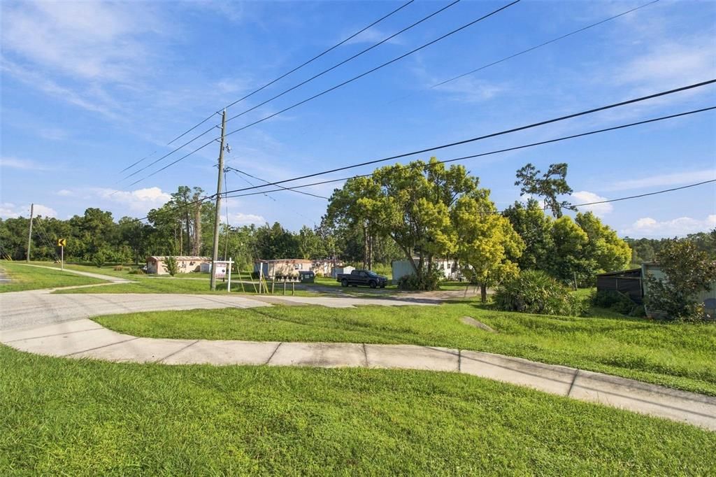 На продажу: $1,175,000 (2.83 acres)