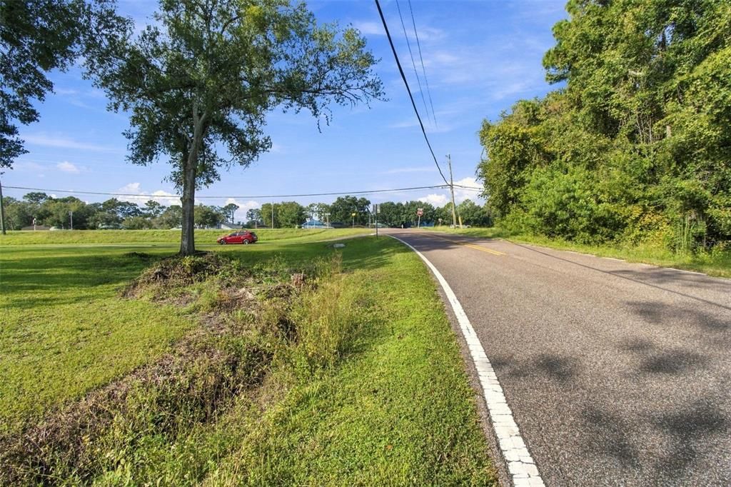 На продажу: $1,175,000 (2.83 acres)