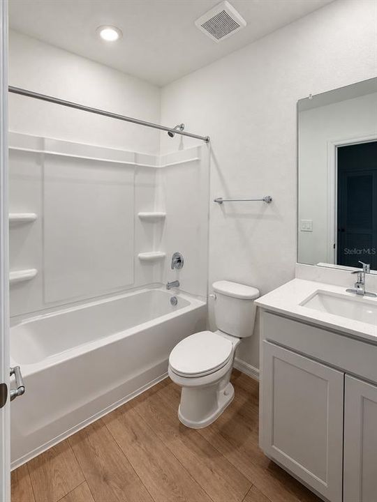 For Rent: $2,250 (3 beds, 2 baths, 1464 Square Feet)