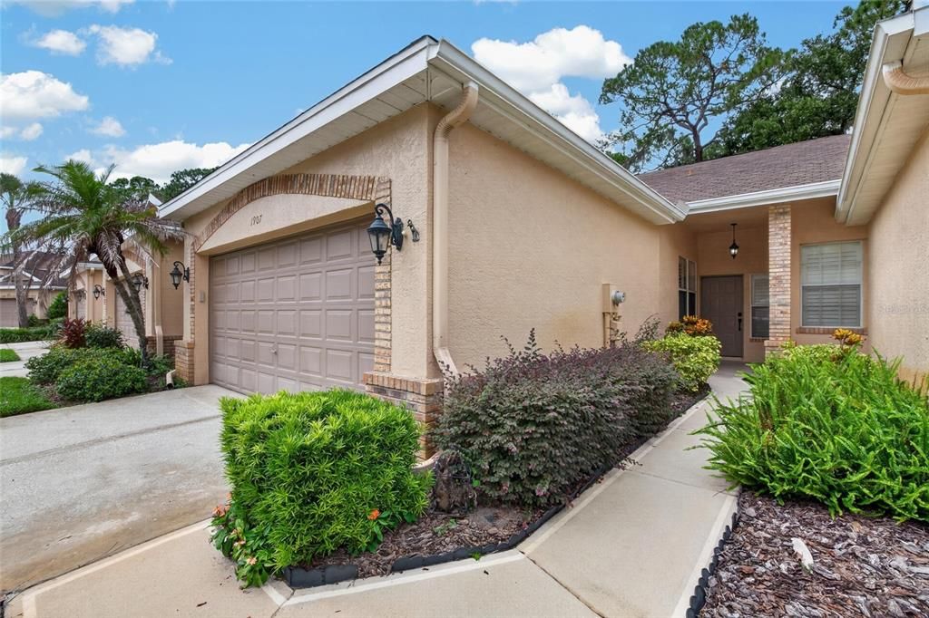 For Sale: $229,900 (2 beds, 2 baths, 1435 Square Feet)