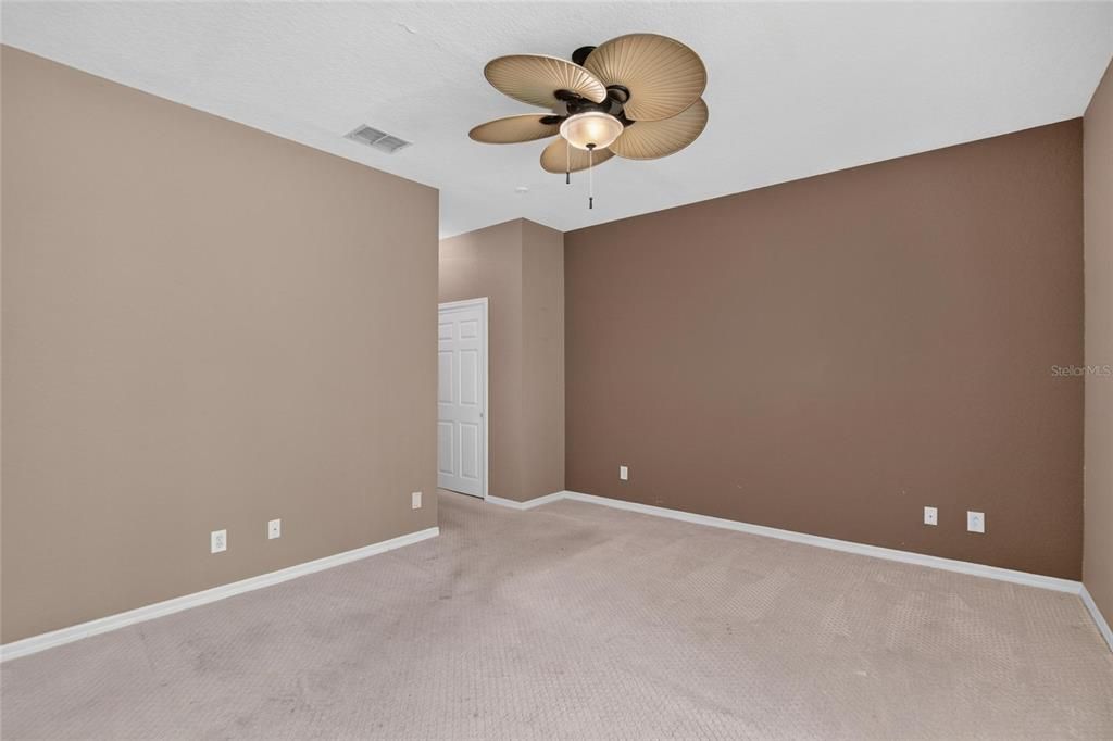 For Sale: $229,900 (2 beds, 2 baths, 1435 Square Feet)