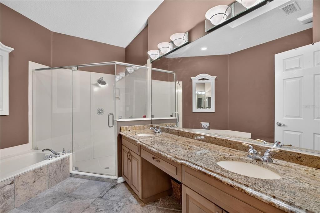 For Sale: $229,900 (2 beds, 2 baths, 1435 Square Feet)