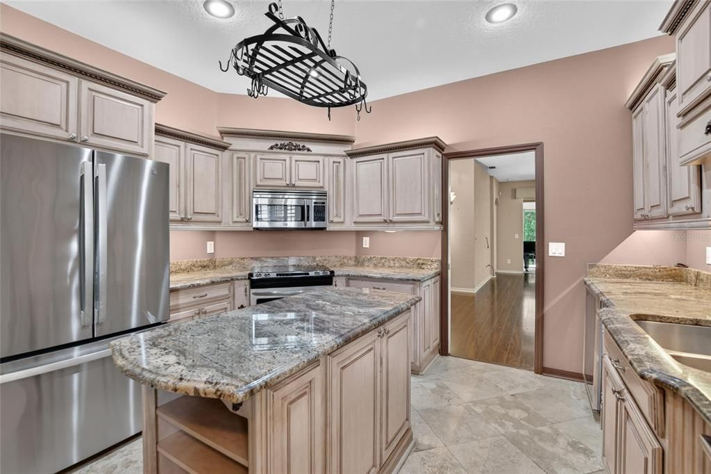 For Sale: $229,900 (2 beds, 2 baths, 1435 Square Feet)