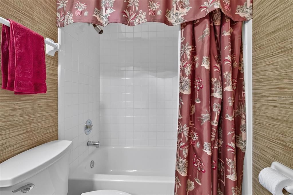For Sale: $229,900 (2 beds, 2 baths, 1435 Square Feet)