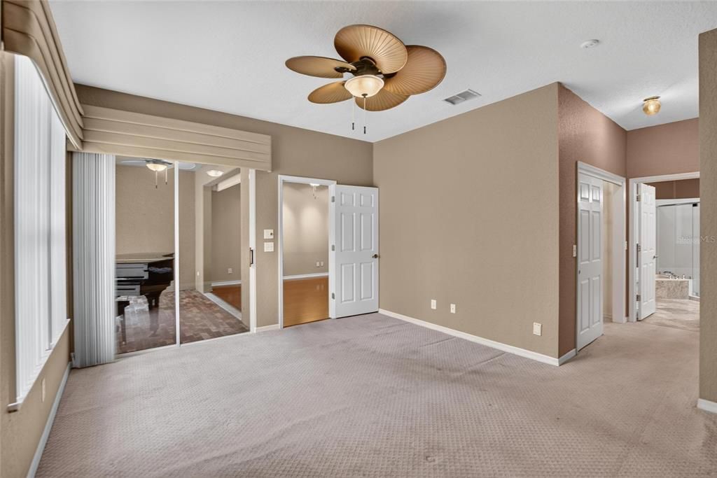 For Sale: $229,900 (2 beds, 2 baths, 1435 Square Feet)