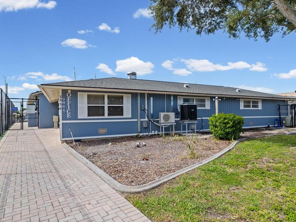 For Sale: $624,900 (4 beds, 3 baths, 2132 Square Feet)