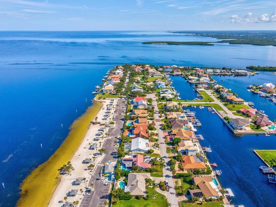 For Sale: $624,900 (4 beds, 3 baths, 2132 Square Feet)