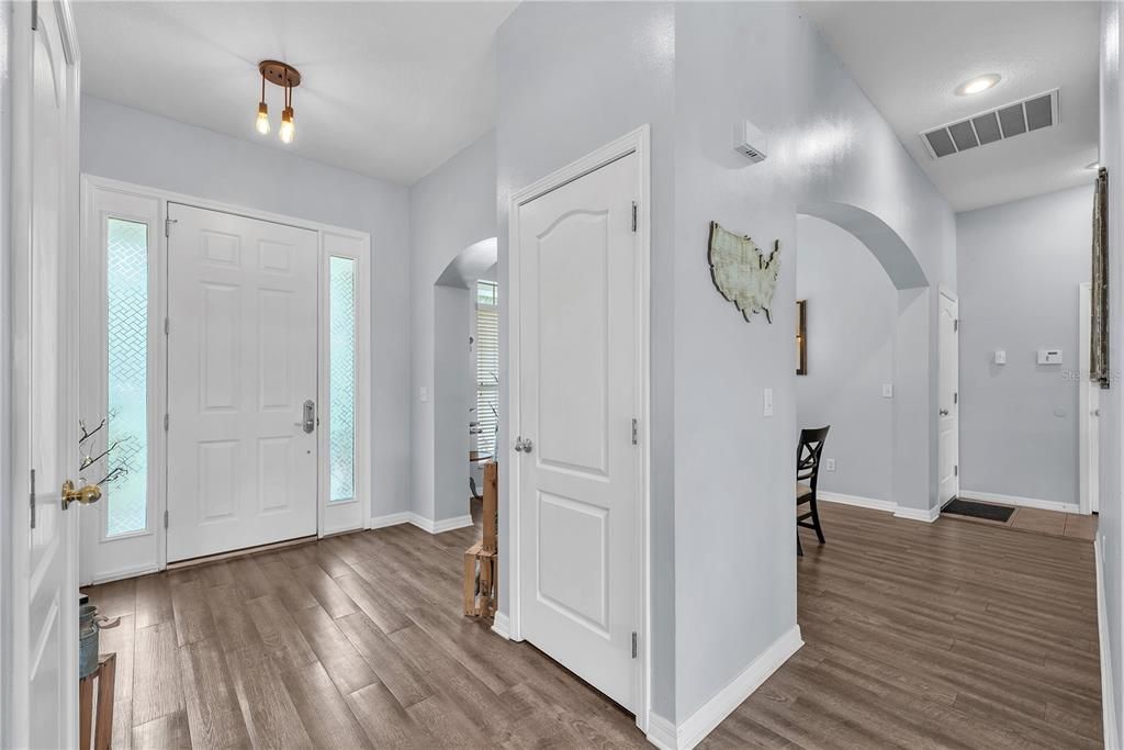 For Sale: $565,000 (4 beds, 2 baths, 2367 Square Feet)