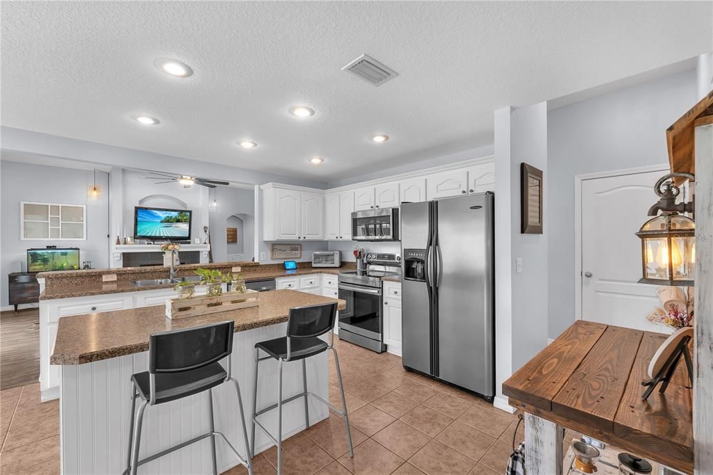 For Sale: $565,000 (4 beds, 2 baths, 2367 Square Feet)