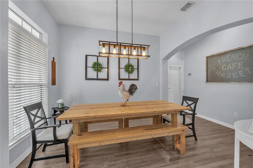 For Sale: $565,000 (4 beds, 2 baths, 2367 Square Feet)