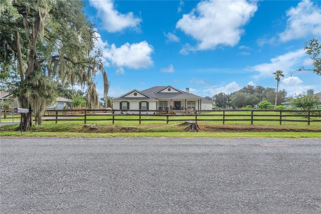 For Sale: $565,000 (4 beds, 2 baths, 2367 Square Feet)