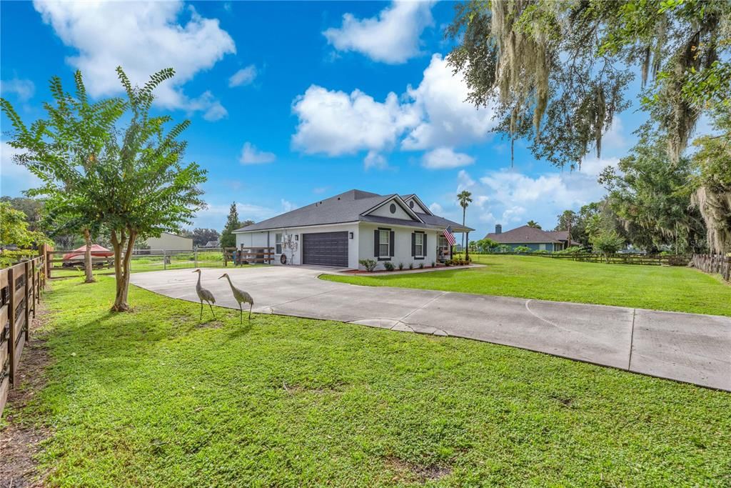 For Sale: $565,000 (4 beds, 2 baths, 2367 Square Feet)