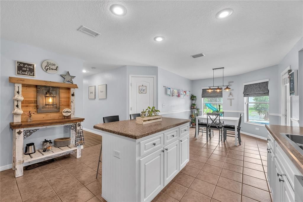 For Sale: $565,000 (4 beds, 2 baths, 2367 Square Feet)