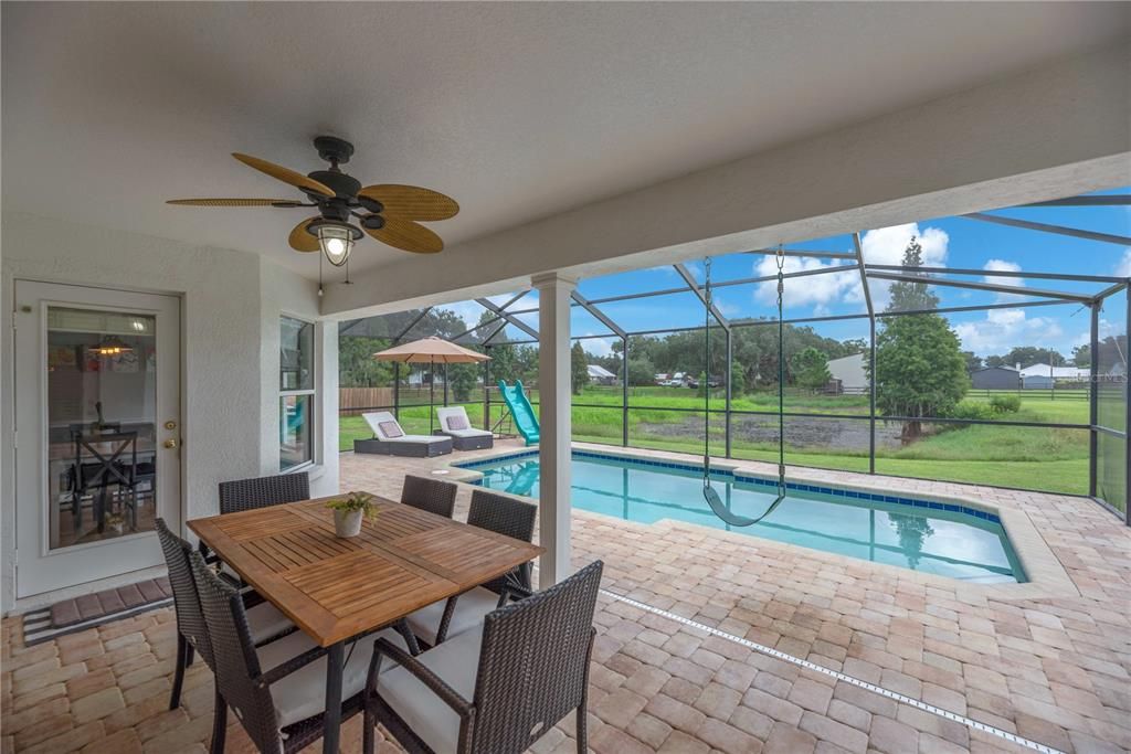 For Sale: $565,000 (4 beds, 2 baths, 2367 Square Feet)