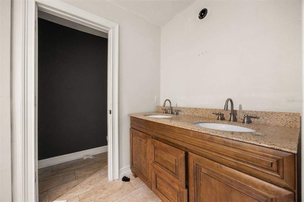 For Sale: $549,900 (4 beds, 3 baths, 2909 Square Feet)