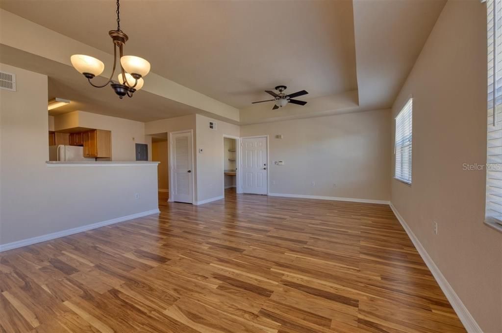 В аренду: $1,795 (2 спален, 2 ванн, 1058 Квадратных фут)