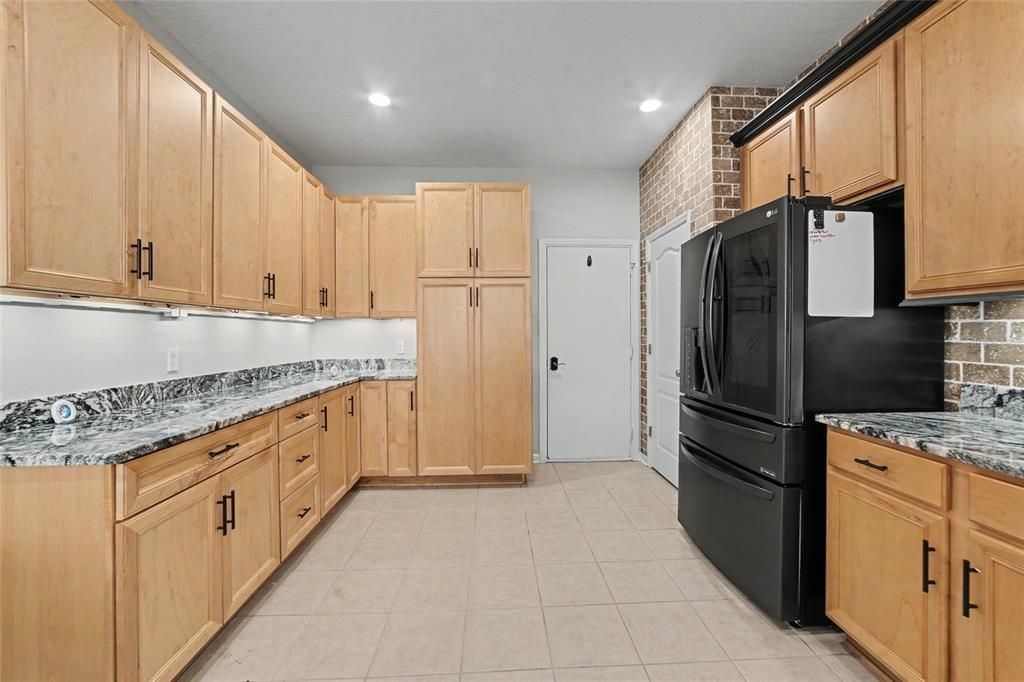 For Sale: $314,900 (3 beds, 2 baths, 2100 Square Feet)