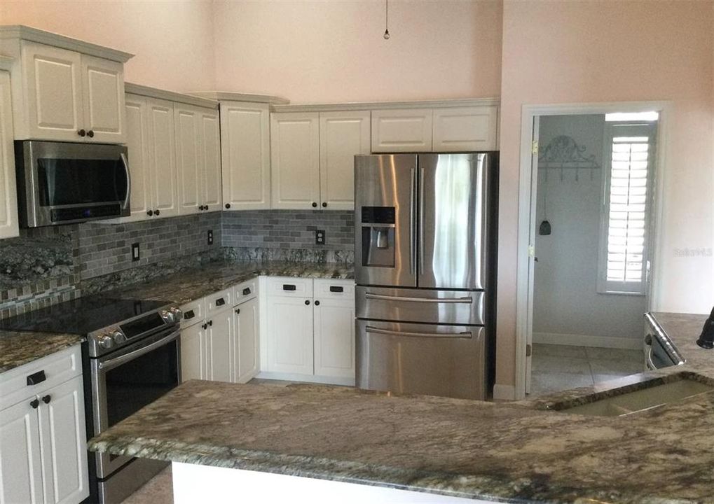 На продажу: $549,999 (3 спален, 2 ванн, 1705 Квадратных фут)