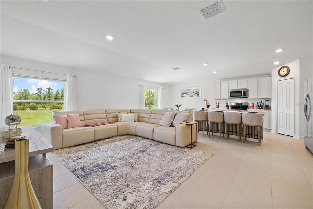 For Sale: $425,000 (4 beds, 2 baths, 1824 Square Feet)