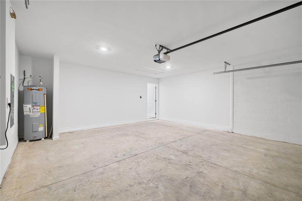 For Sale: $425,000 (4 beds, 2 baths, 1824 Square Feet)