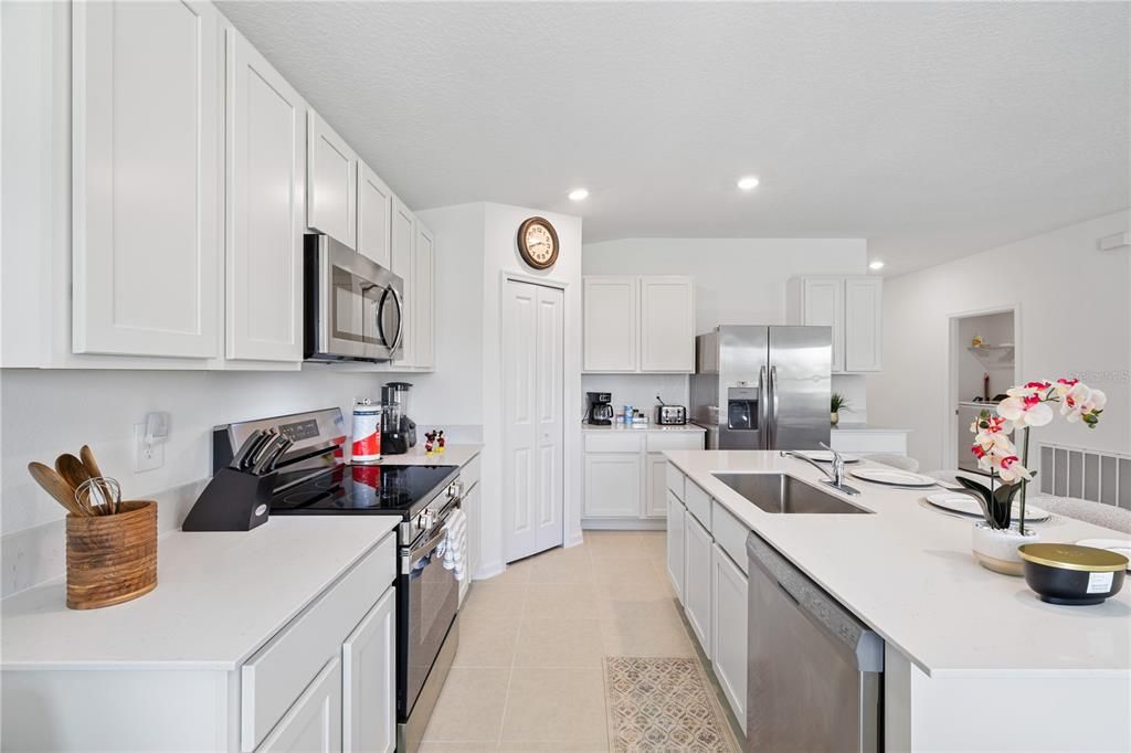 For Sale: $425,000 (4 beds, 2 baths, 1824 Square Feet)