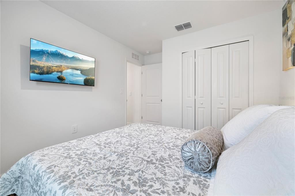 For Sale: $425,000 (4 beds, 2 baths, 1824 Square Feet)