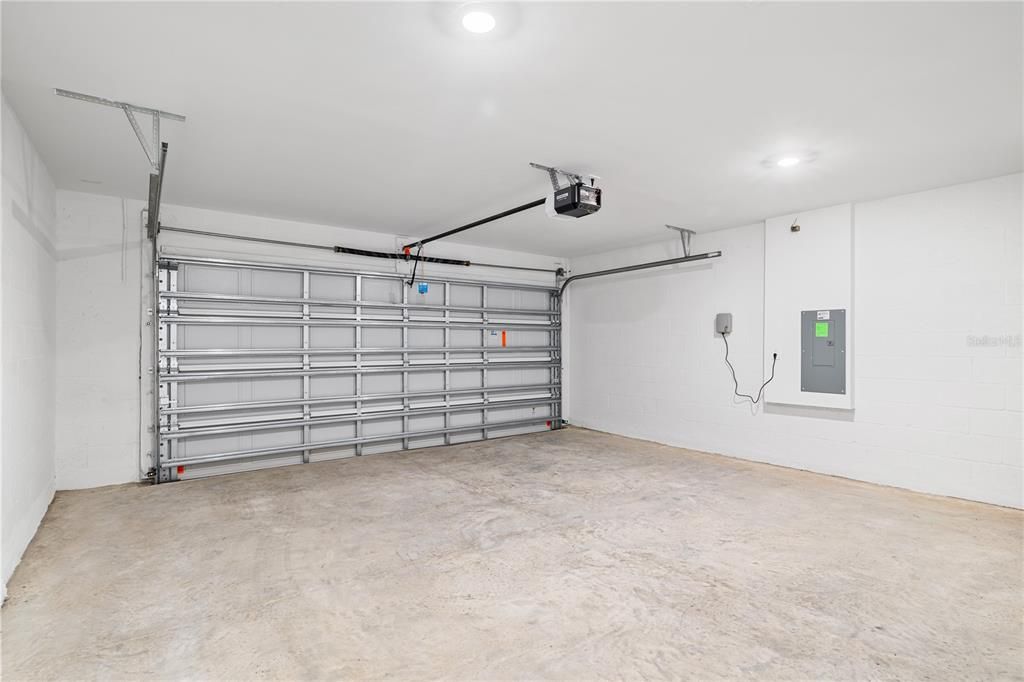 For Sale: $425,000 (4 beds, 2 baths, 1824 Square Feet)