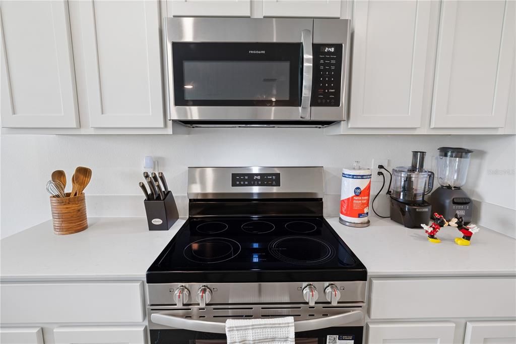 For Sale: $425,000 (4 beds, 2 baths, 1824 Square Feet)