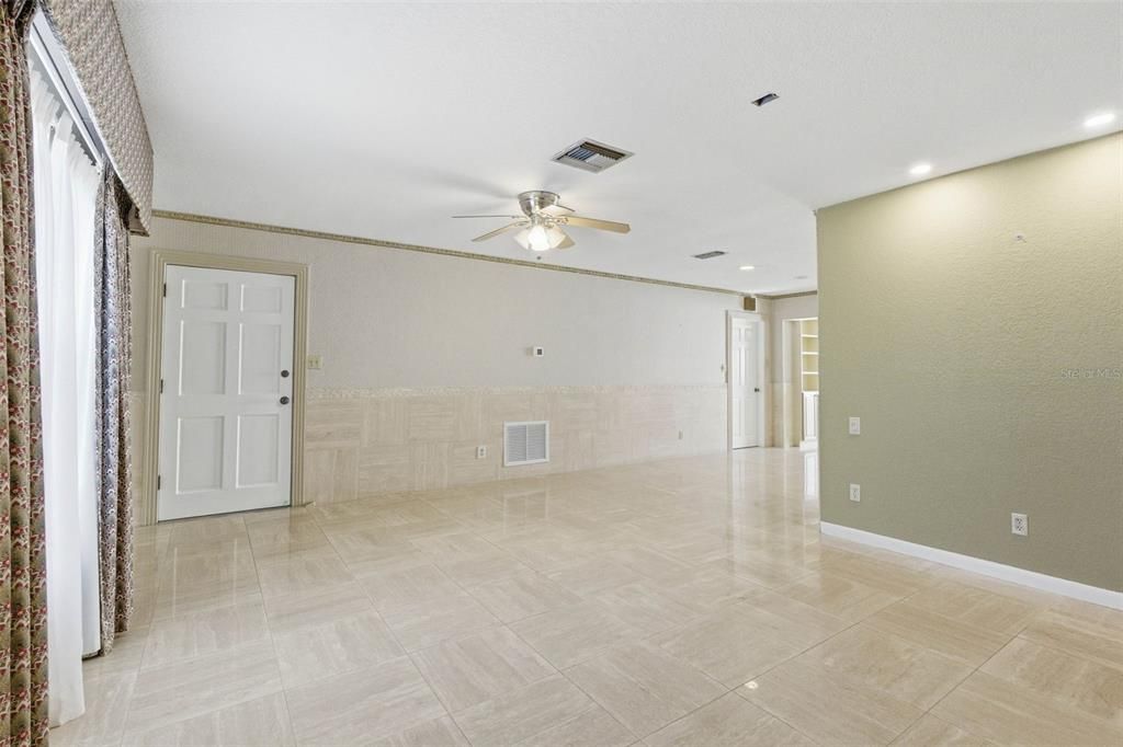 For Sale: $225,000 (3 beds, 2 baths, 1540 Square Feet)