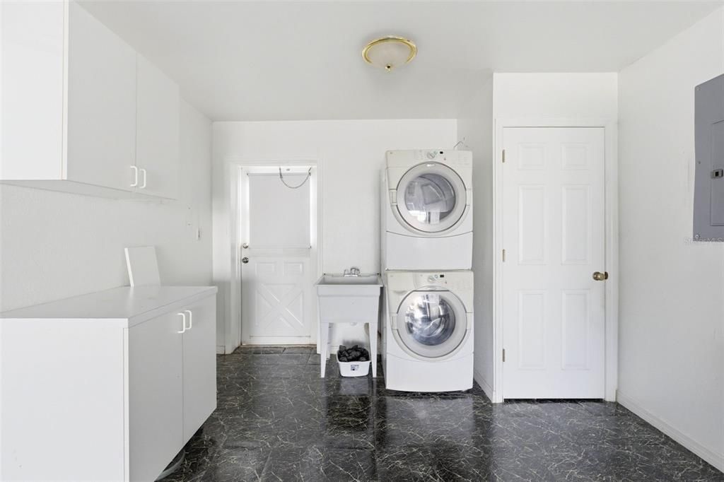 For Sale: $225,000 (3 beds, 2 baths, 1540 Square Feet)