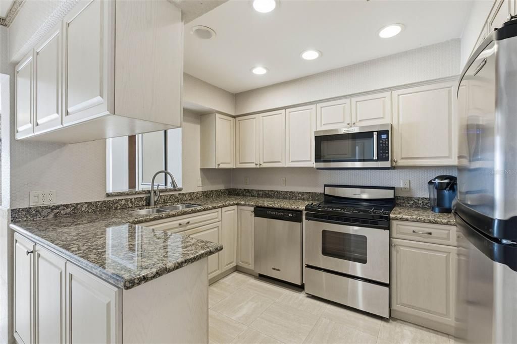 For Sale: $225,000 (3 beds, 2 baths, 1540 Square Feet)